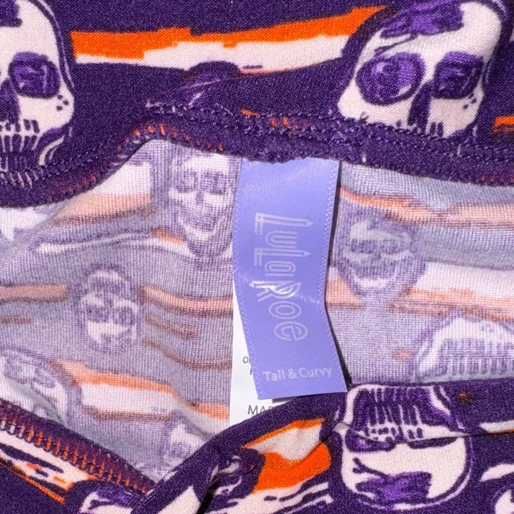 Skelton Patterned Leggings - Picture 2 of 4